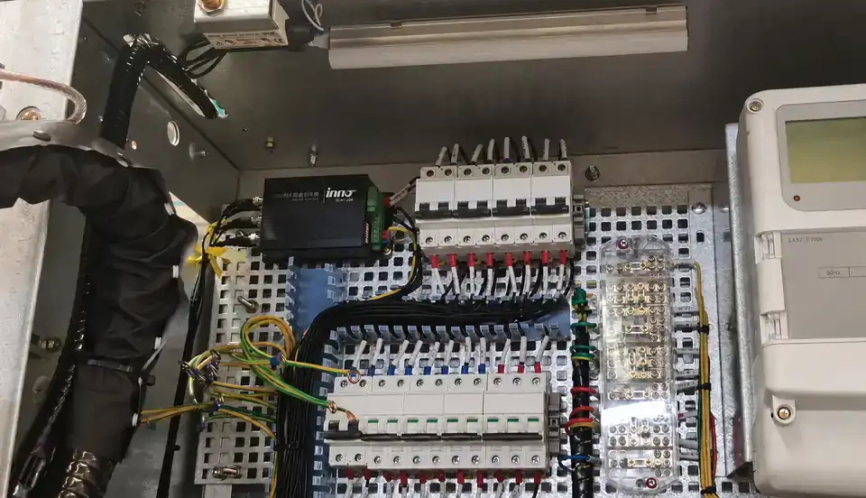 Complete fiber optic temperature monitoring system installed with electrical equipment